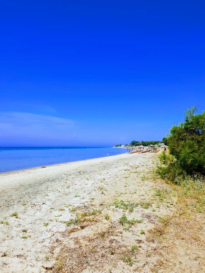 Emi'S Beach Apartment Nea Kallikrateia エクステリア 写真